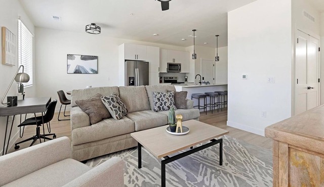 Landing | Chic 1BD, Clubhouse, Pool
