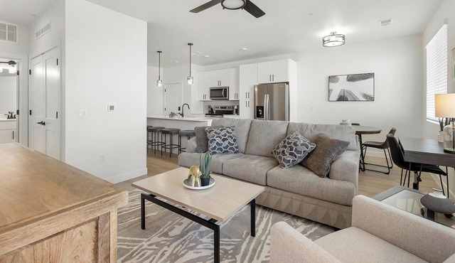 Landing | Chic 1BD, Gym, Clubhouse