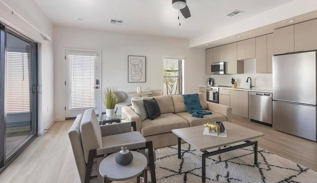 Landing | Modern 1BD, Clubhouse, Pool
