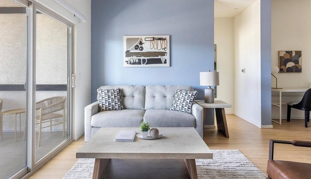 Landing | Stunning 2BD, Pool