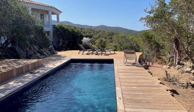 Large vacation home 15p, swimming pool and sea view of the Sanguinaires Islands