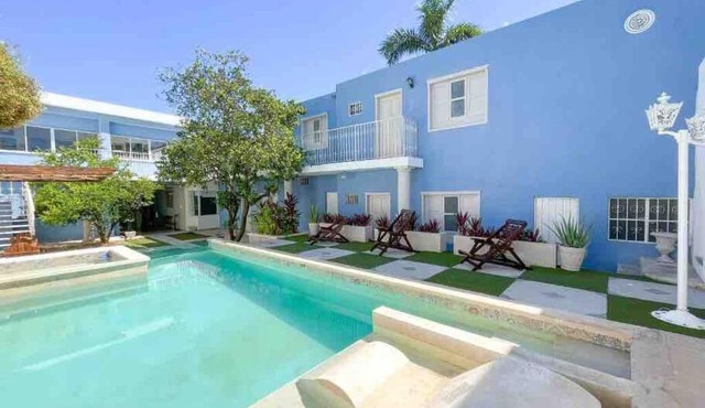 Leonora Apt Pool Paseo Montejo Merida