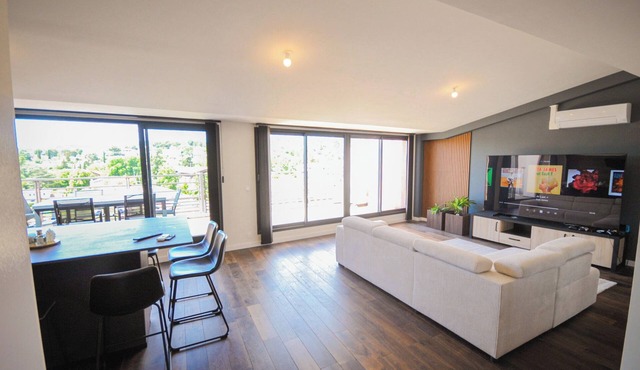 Love Elevator - Romantic rooftop with a private elevator in the heart of Manosque