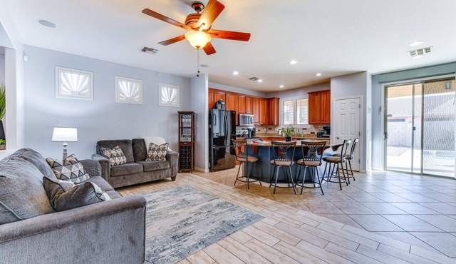 Lovely Casa Grande Home with Private Yard + BBQ