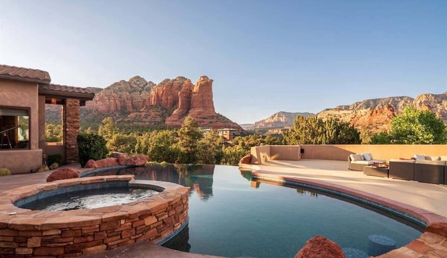 Lux 360 Views, Pool & Hot Tub! Sky Dancer - S019