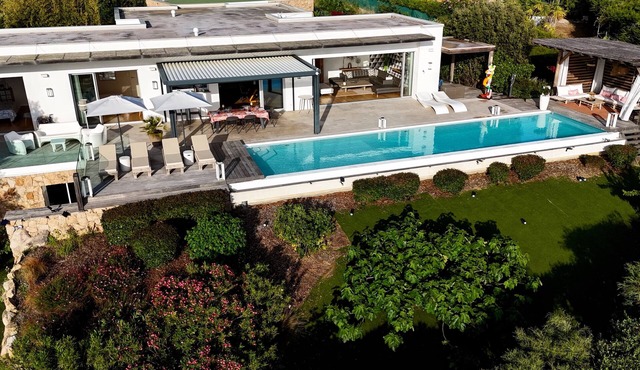 Luxurious villa with pool in PORTICCIO, breathtaking view of the sea and Ajaccio