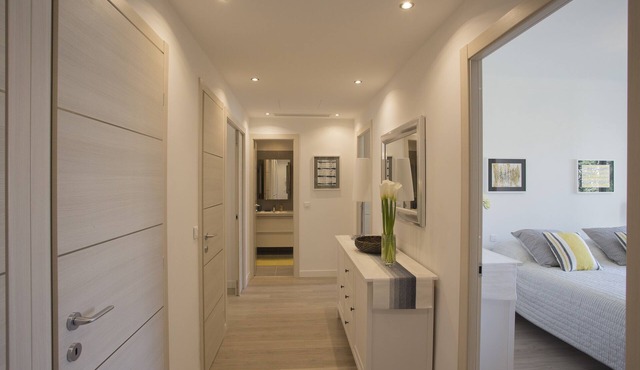 Luxury air-conditioned apartment in Carré d’Or, 200m from beach, 2 balconies