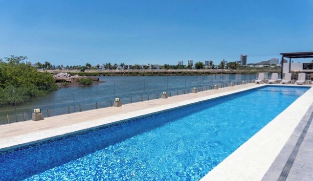 Luxury apartment with pool, spectacular views