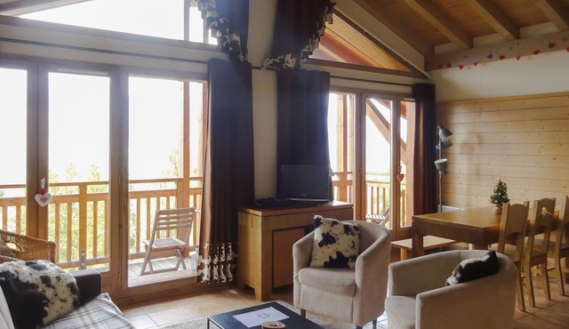 Luxury Chalet Apartment with stunning views of Mont Blanc and valley