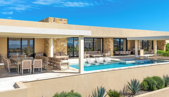 Luxury Contemporary Haven in Diamante