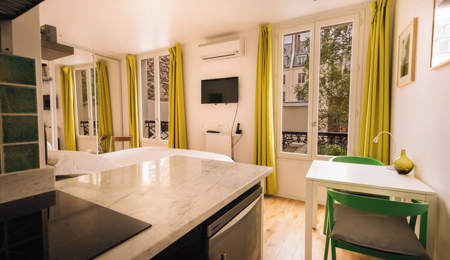 luxury fully equipped quiet studio in the oberkampf district
