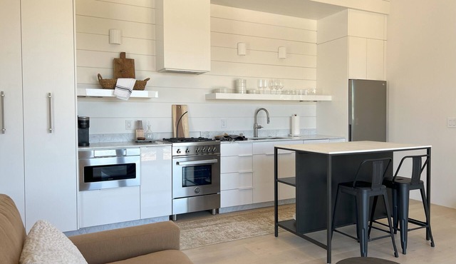 Luxury fully furnished month to month rental in Temecula Wine Country.