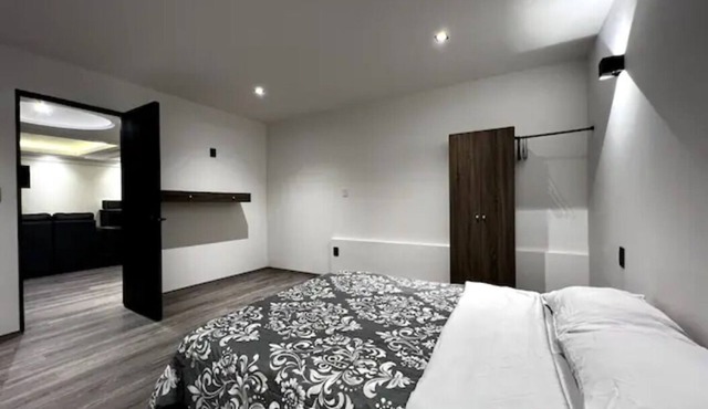 Luxury Grand Suite w/amenities
