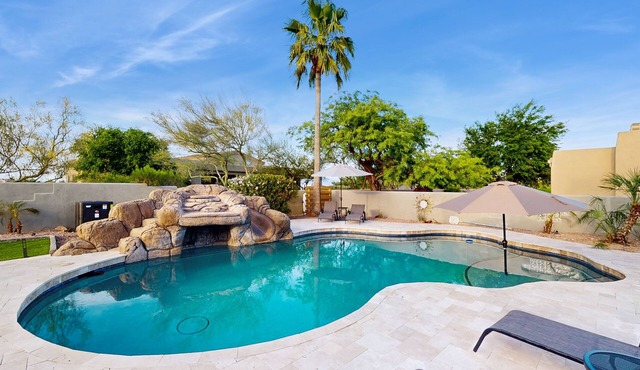 Luxury home w/private pool & optional pool heat, rooftop patio & mountain views