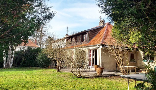 Maison Dans Parc Privé