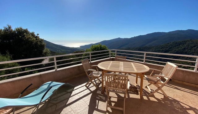 Maison vue mer Entre mer et Montagne