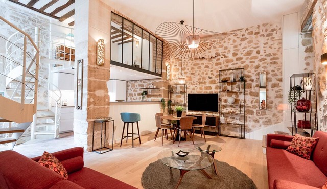 MARAIS, DUPLEX, STONE WALLS, 2 BATHROOMS 30–60 days ahead? Private offer. OL-VAs