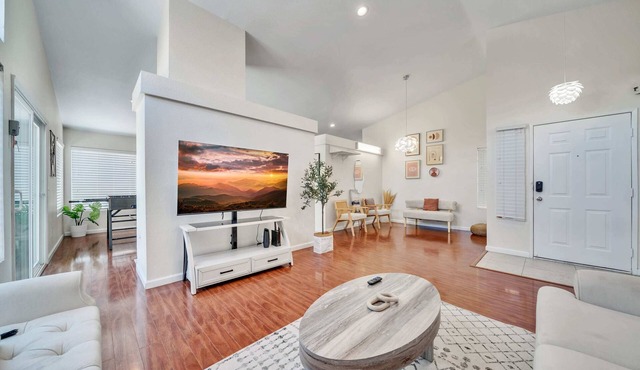 @marbella Lane - 4BR Lavish Castle Retreat