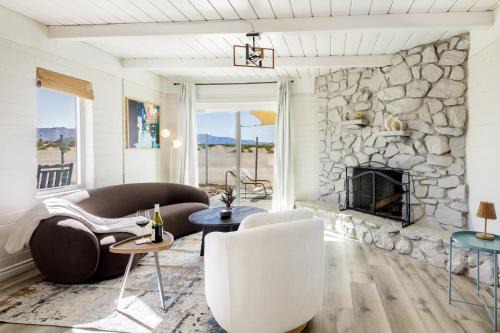 Mid-Century Magic with Mountain Views