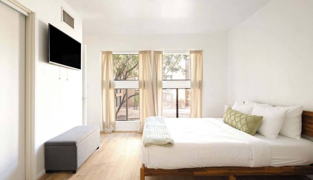 Midtown Retreat-Pet Friendly