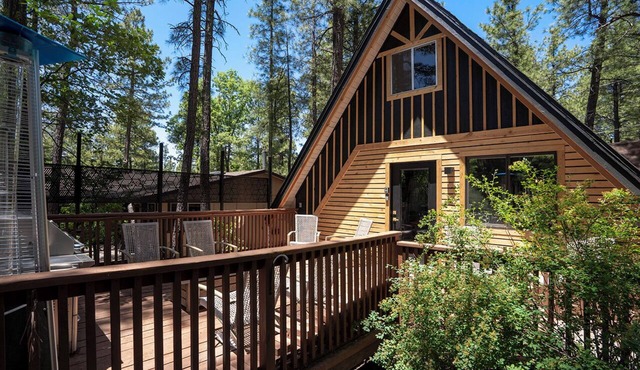 Modern in Munds - recently renovated A frame, pet friendly
