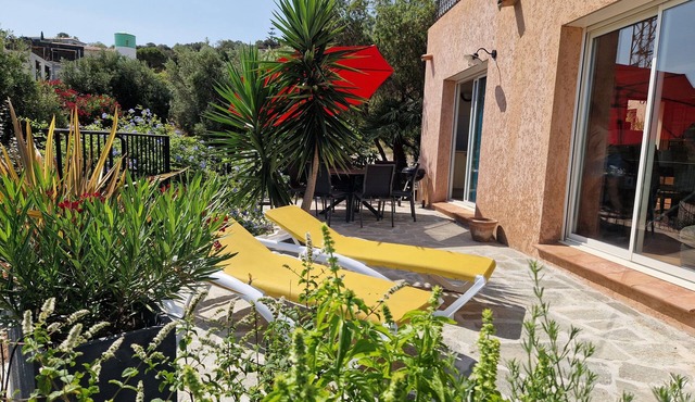 'Monticello', apartment in 4-star Arena Bianca villa, close to the sea, pool