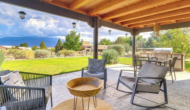 Mountain-View Escape Near Santa Ana Casino!
