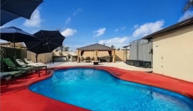 NEW Pool Gym Resort Village Central to PHX Tempe Scottsdale and Sky Harbor