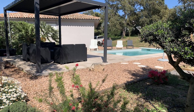 New villa with heated pool and garden 10 minutes from St Cyprien beach