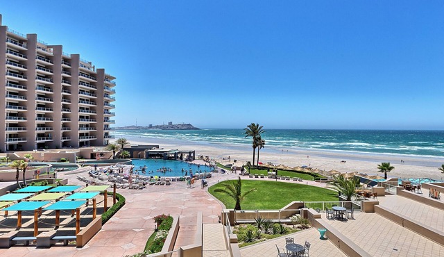 Newly Updated Las Palomas 2BR/2Bath w/bonus area- Ocean Front Cristal - Phase 1