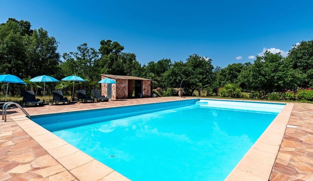 Nice apartment in villa for 7 guests with pool, WIFI, A/C, TV and terrace