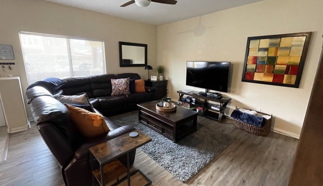 No Stairs! First Floor 2BD/2BTH + Murphy Bed Sleeps 4-6 -
