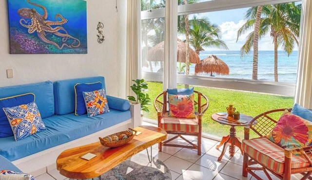 Oceanfront Living with Direct Beach Access and Lush Poolside Gardens!