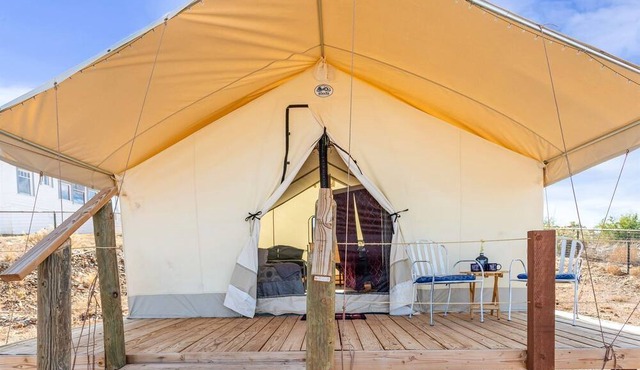 Off-Grid Tented Cabin, Perfect for a Getaway in the Best Vacation Spot for Couples, Brisbee, Arizona