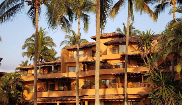 Park Royal Los Tules Lively Room Near Local Attractions