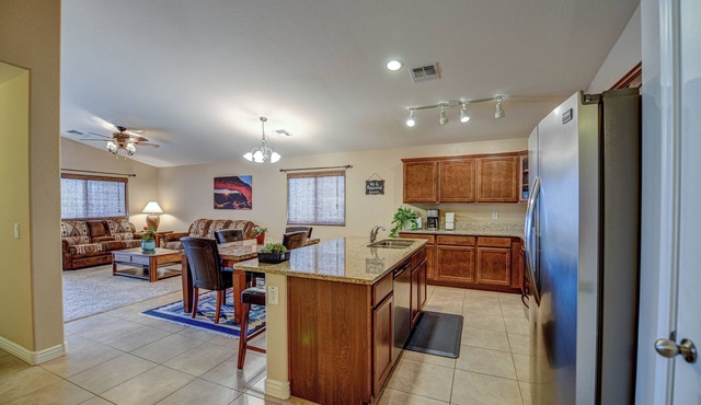 Peaceful 3-bdrm Residential House with Home Office