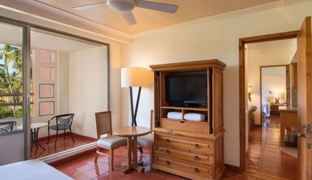 Perfect for Couples – 2BR Condo Near Romantic Restaurants