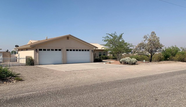Perfectly situated in Elephant Butte - just minutes to the lake