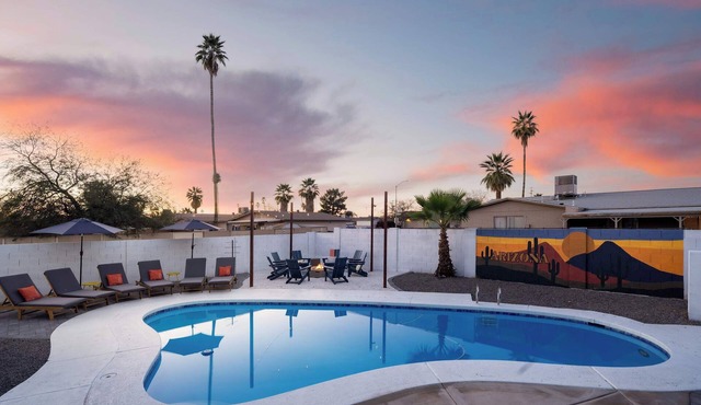 Piece of Paradise Pool, Games, Fire Pit, Hot tub