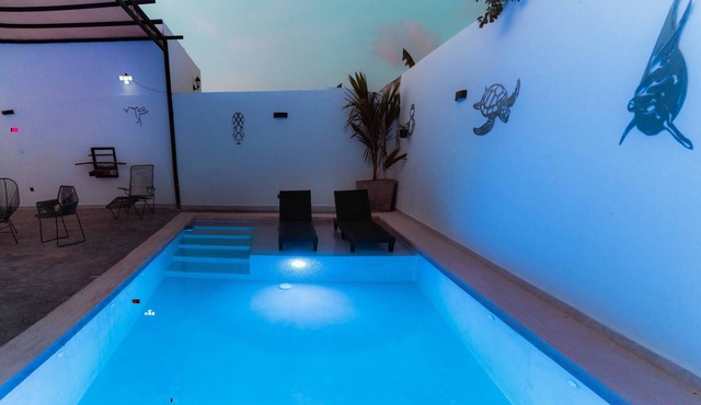 Piscina grande, 3 recamaras, 3 baños, Un solo piso. Wifi fibra optica, parking.