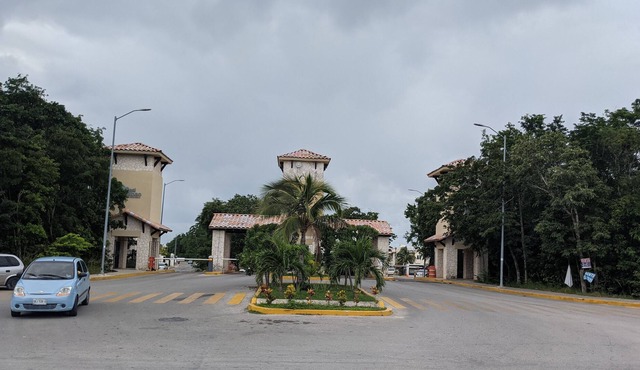 Playa del Carmen Mex. 10 min driv to beach/downtown $1dolar bus trans 6am/10pm