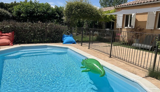 Pleasant air-conditioned family home with swimming pool and garden