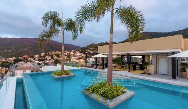 Pool, Gym & Balcony | Perfect Romantic Zone Stay