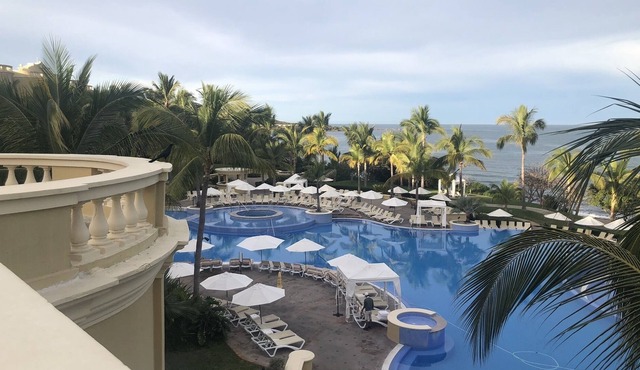 Premier Resort in Mazatlán - Emerald Bay