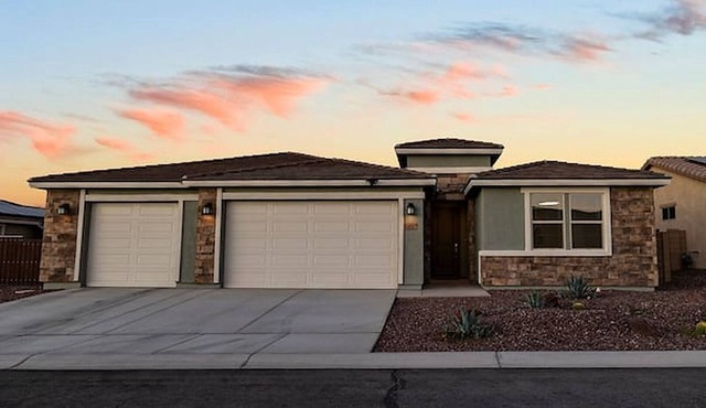 Premium 4BR 3.5BA No Clean/Pet Fee The Sfera Home