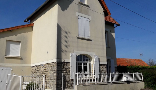 Pretty Norman cottage with garden and uninterrupted view