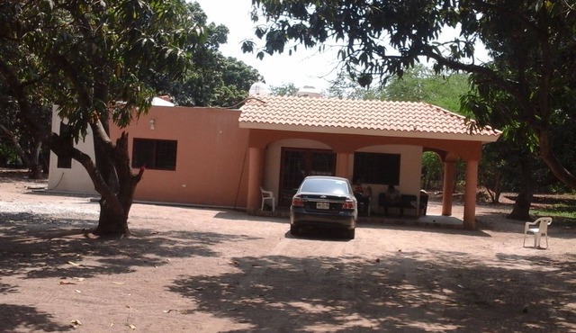 PRIVATE 2BD RANCH 8 MILES FROM THE BEACH