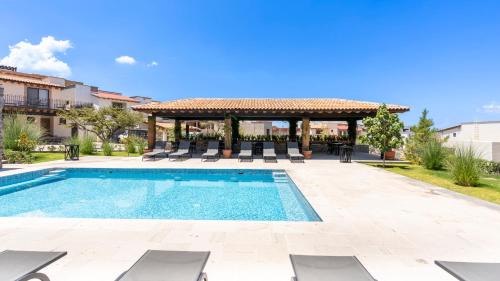 Private Hot Tub - Cozy 2BR Home in Nueva Escondida