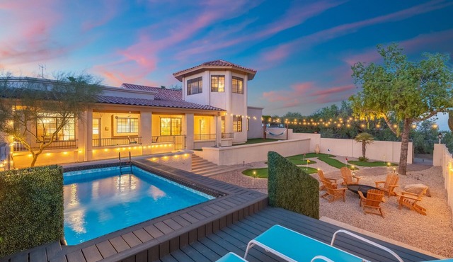 Private Putt Putt Course + Pool + Fire Pit + Home!
