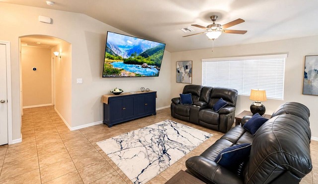 Quiet 4BR House in Yuma with Fitness Room/Office, R.O. H2o - Pet Friendly
